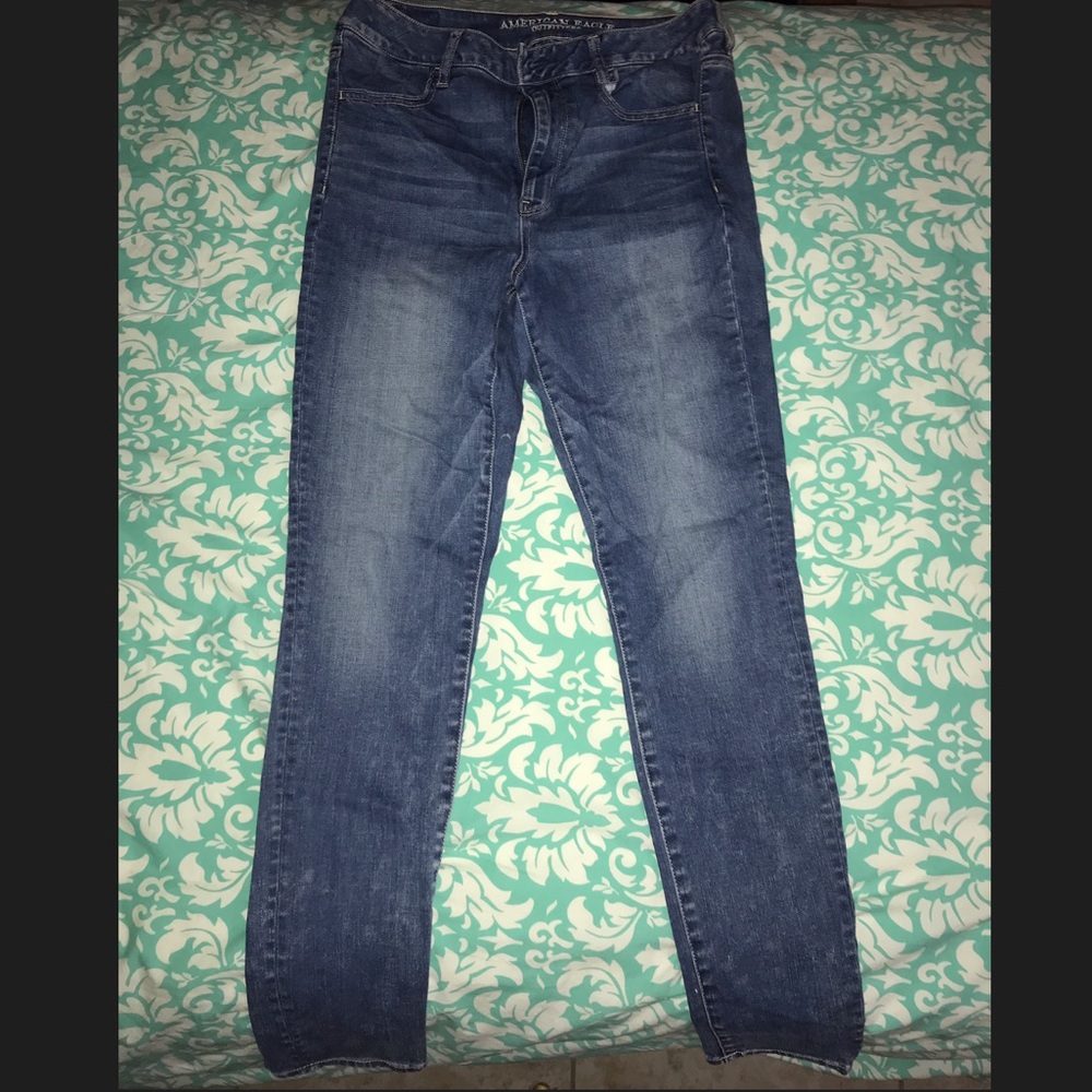 Medium Wash American Eagle High-Rise Jeggings